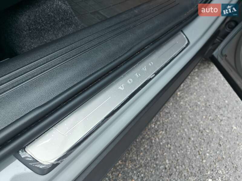 Позашляховик / Кросовер Volvo XC40 2025 в Києві