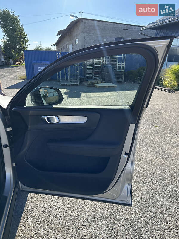 Позашляховик / Кросовер Volvo XC40 2018 в Вишгороді фото 18 Позашляховик / Кросовер Volvo XC40 2018 в Вишгороді