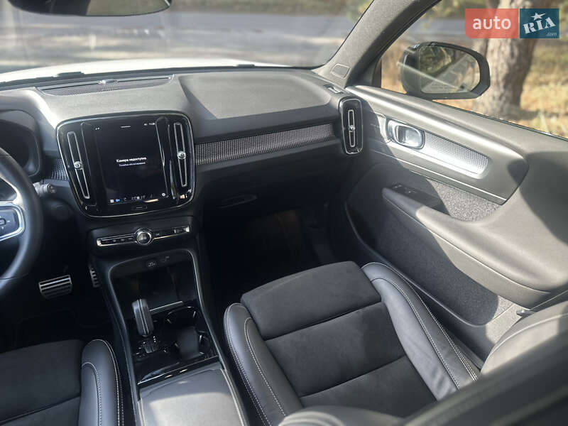 Внедорожник / Кроссовер Volvo XC40 2021 в Киеве фото 15 Внедорожник / Кроссовер Volvo XC40 2021 в Киеве
