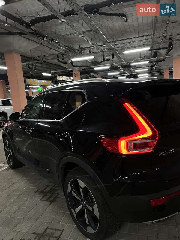Внедорожник / Кроссовер Volvo XC40 2018 в Киеве