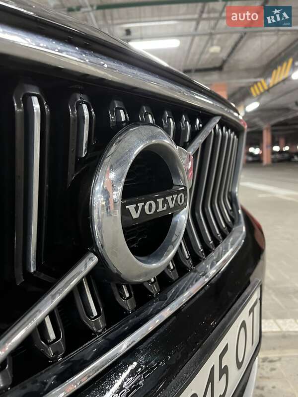 Внедорожник / Кроссовер Volvo XC40 2018 в Киеве