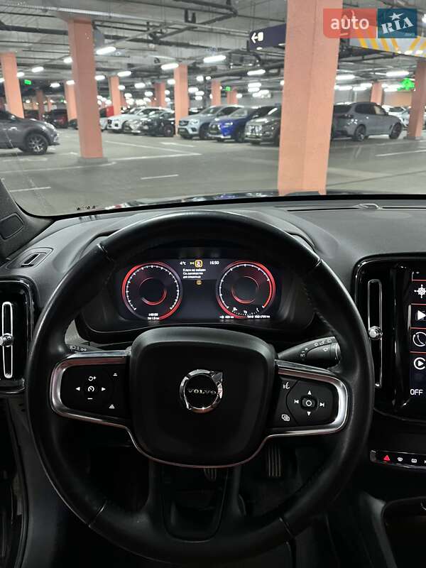 Внедорожник / Кроссовер Volvo XC40 2018 в Киеве