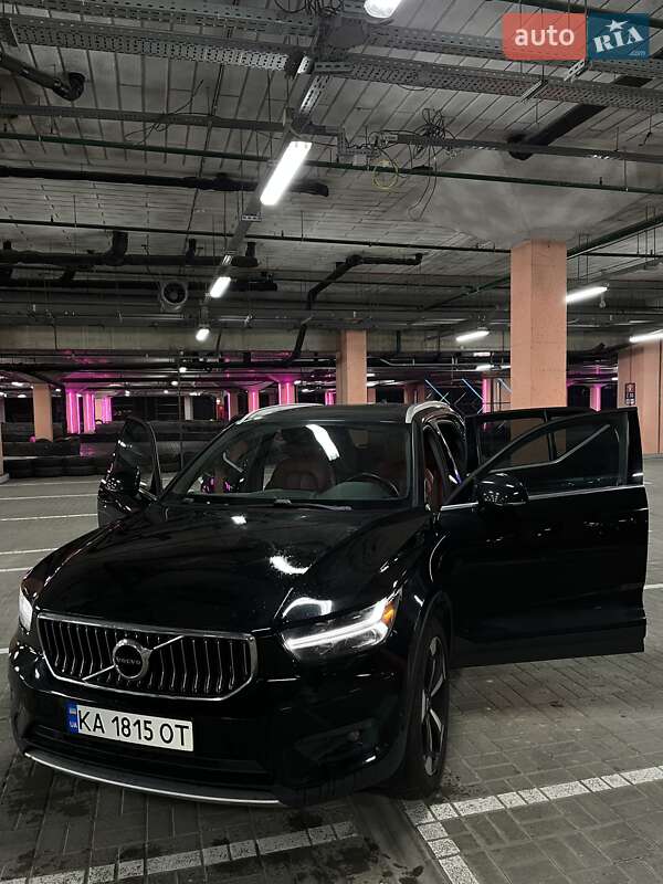 Внедорожник / Кроссовер Volvo XC40 2018 в Киеве