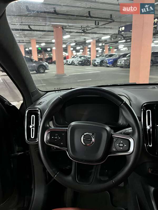 Внедорожник / Кроссовер Volvo XC40 2018 в Киеве