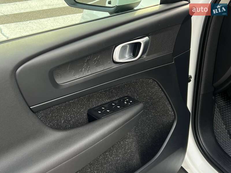 Позашляховик / Кросовер Volvo XC40 2018 в Одесі фото 9 Позашляховик / Кросовер Volvo XC40 2018 в Одесі
