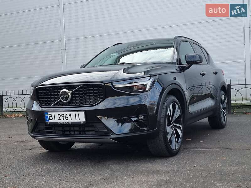 Volvo XC40 2024