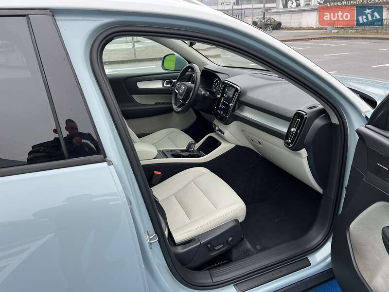 Внедорожник / Кроссовер Volvo XC40 2018 в Киеве