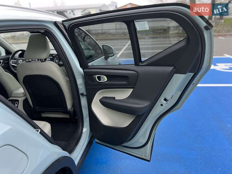 Внедорожник / Кроссовер Volvo XC40 2018 в Киеве