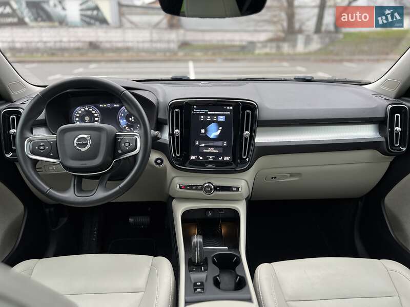 Внедорожник / Кроссовер Volvo XC40 2018 в Киеве