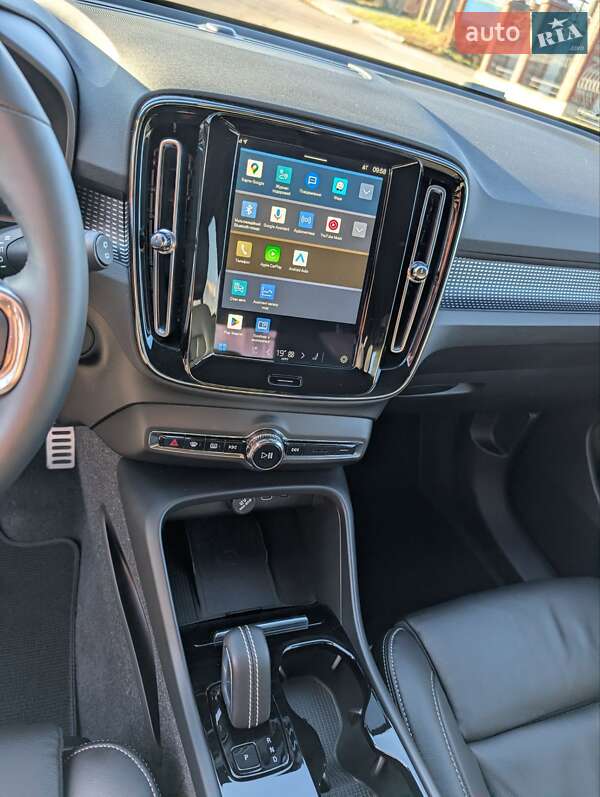 Внедорожник / Кроссовер Volvo XC40 2021 в Ровно