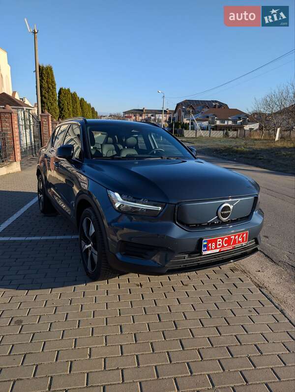 Внедорожник / Кроссовер Volvo XC40 2021 в Ровно