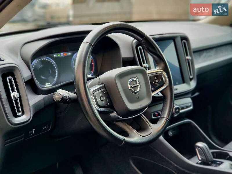 Позашляховик / Кросовер Volvo XC40 2019 в Києві