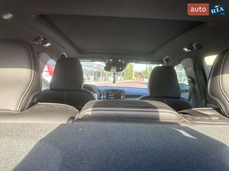 Внедорожник / Кроссовер Volvo XC40 2019 в Ровно