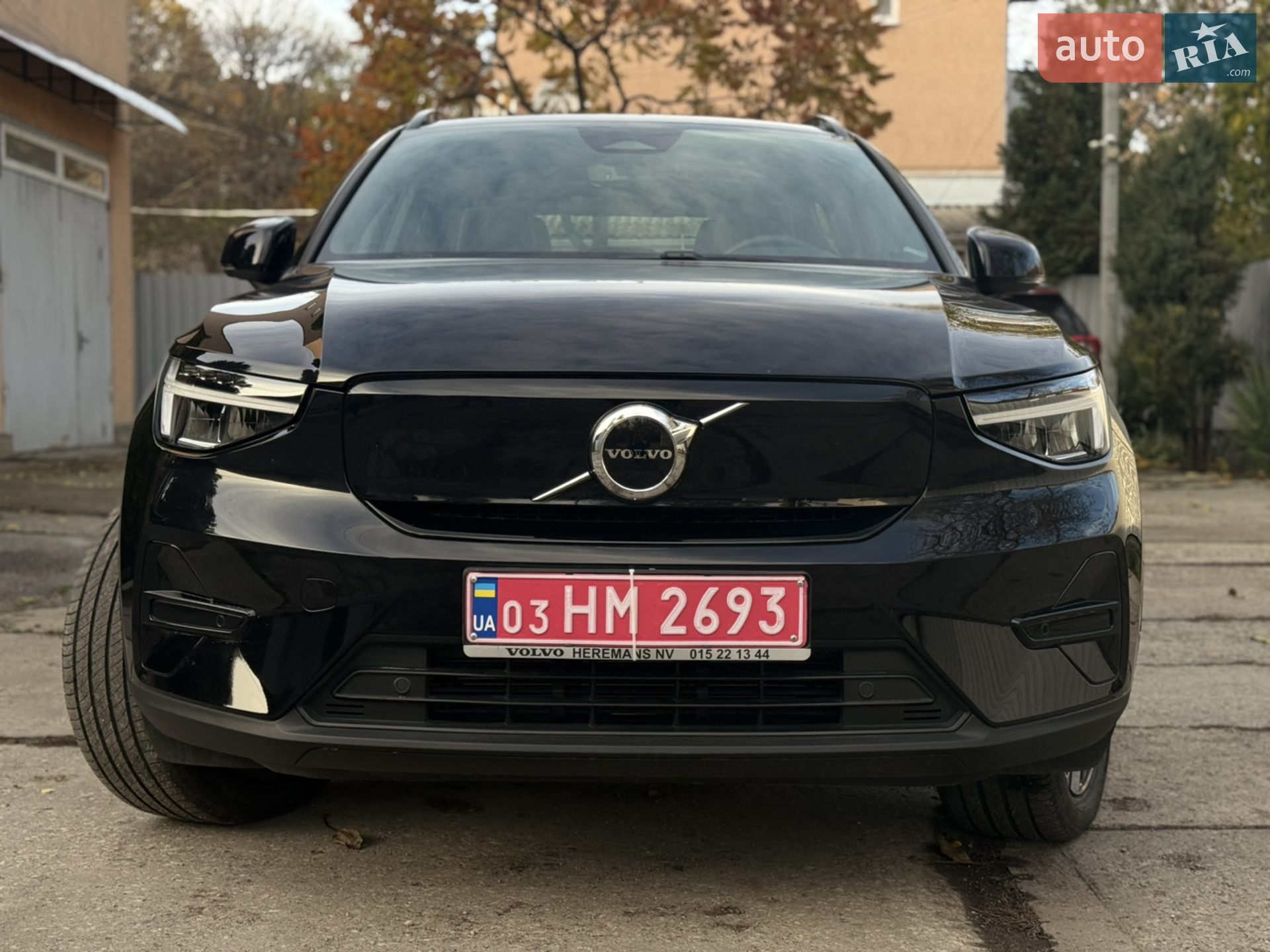 2023 Volvo XC40 - фото 1