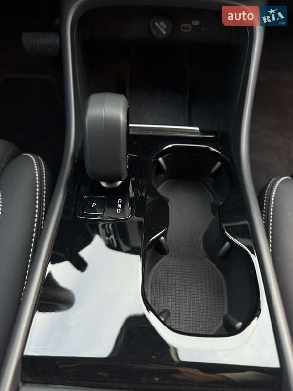 Внедорожник / Кроссовер Volvo XC40 2023 в Знаменке