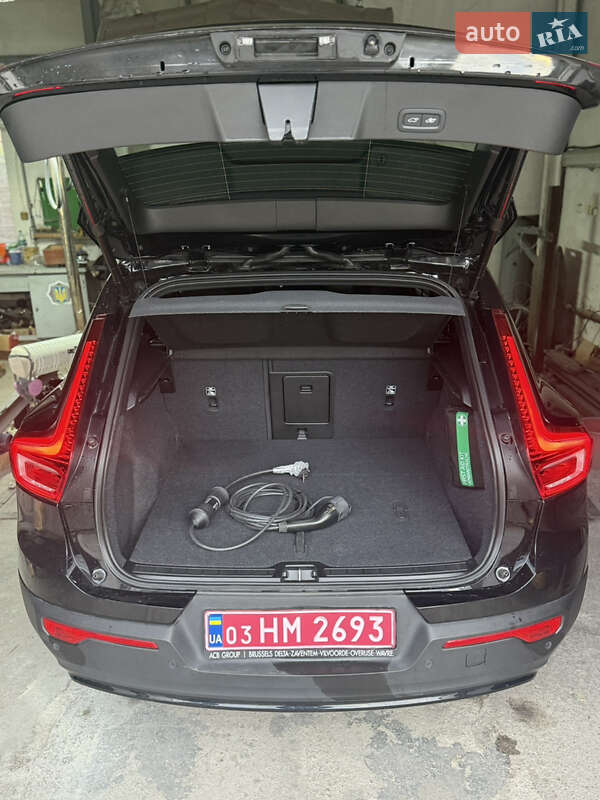 Внедорожник / Кроссовер Volvo XC40 2023 в Знаменке