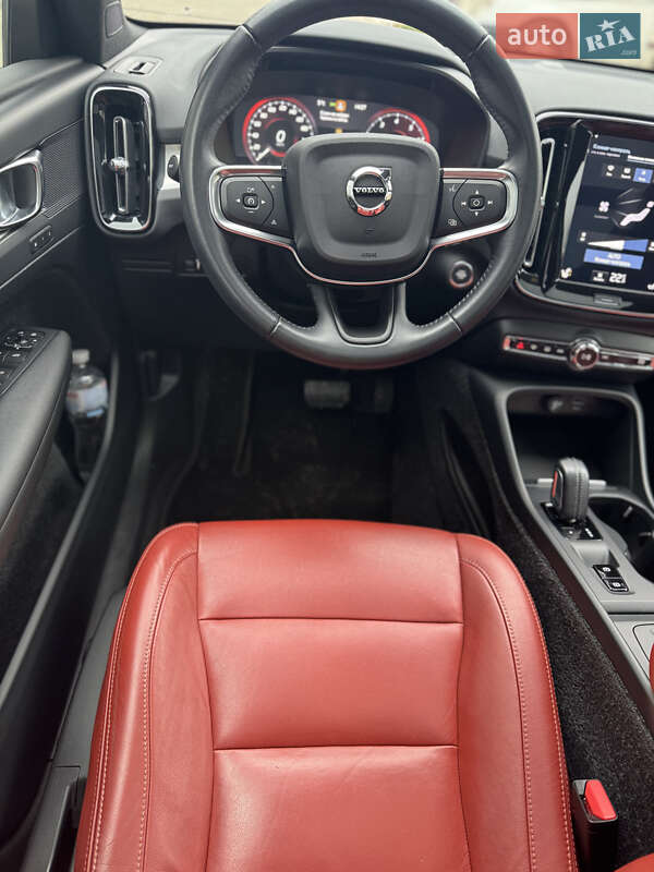 Позашляховик / Кросовер Volvo XC40 2019 в Львові