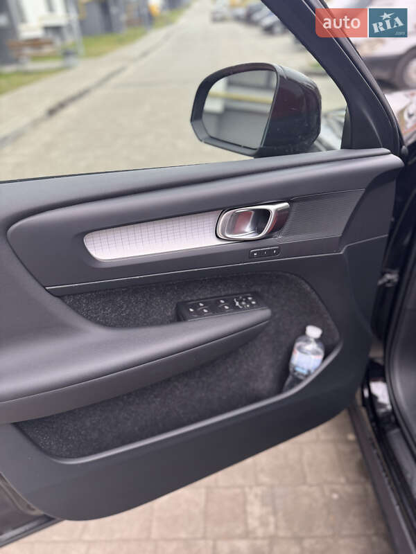 Позашляховик / Кросовер Volvo XC40 2019 в Львові