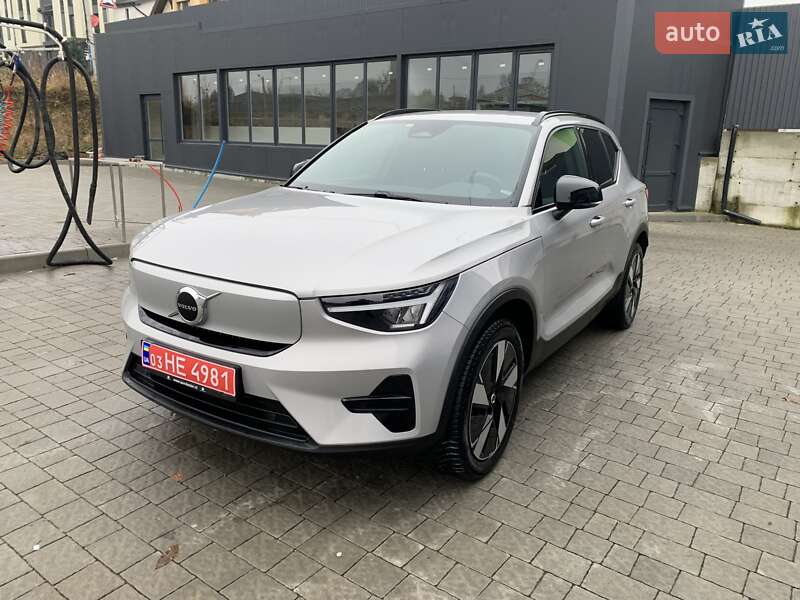 Volvo XC40 2024