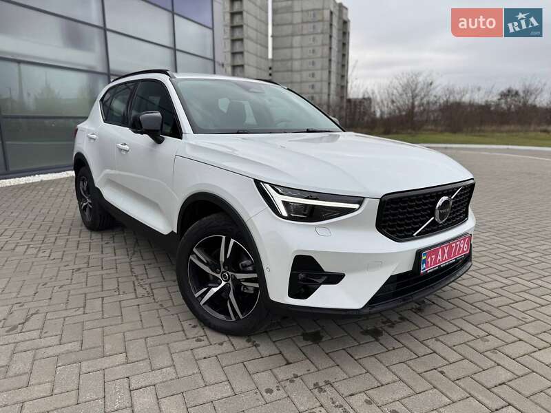 Volvo XC40 2024