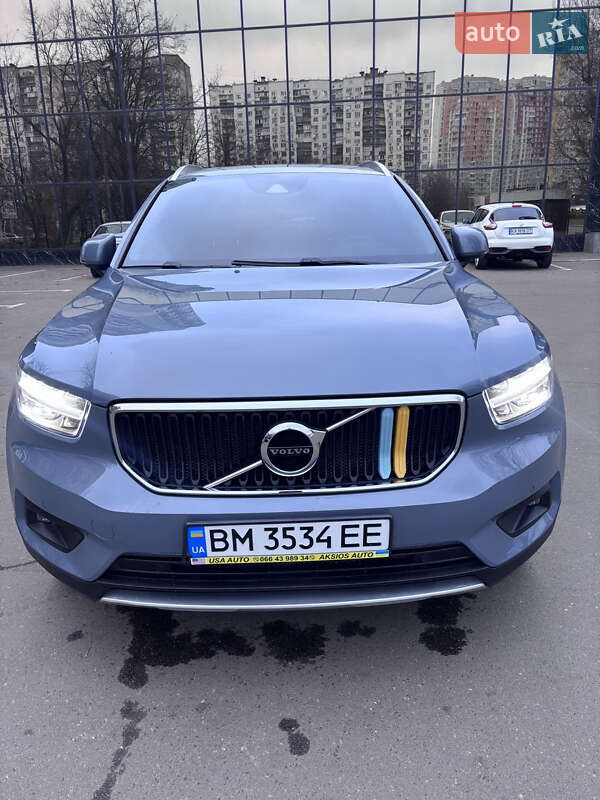 Внедорожник / Кроссовер Volvo XC40 2020 в Киеве
