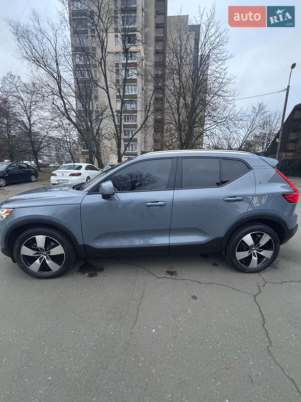 Внедорожник / Кроссовер Volvo XC40 2020 в Киеве