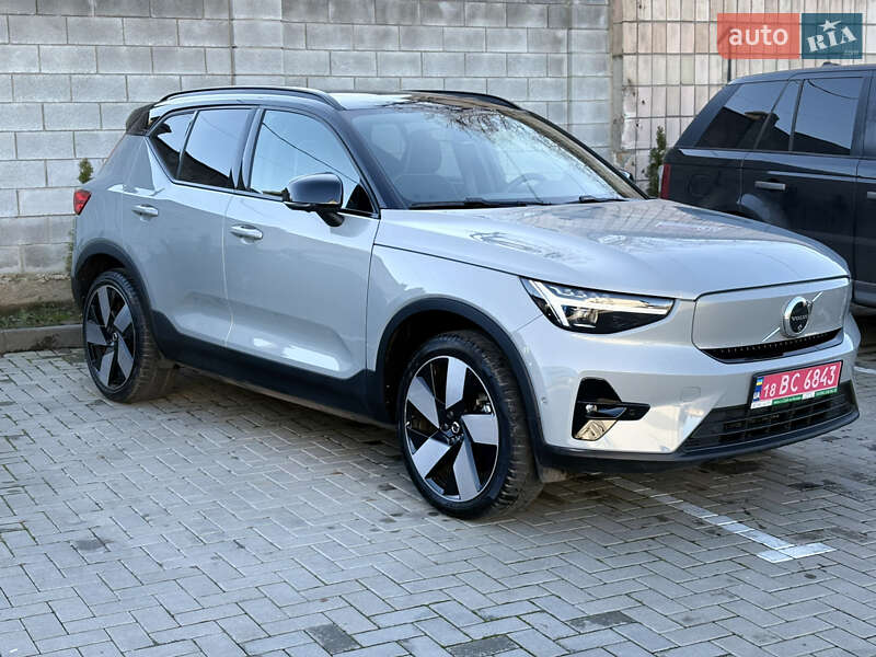 Внедорожник / Кроссовер Volvo XC40 2024 в Ровно