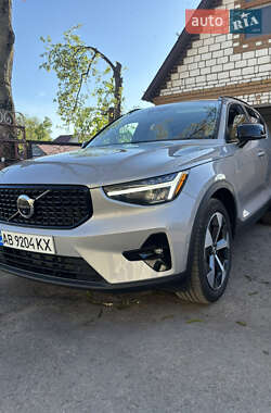 Внедорожник / Кроссовер Volvo XC40 2023 в Литине