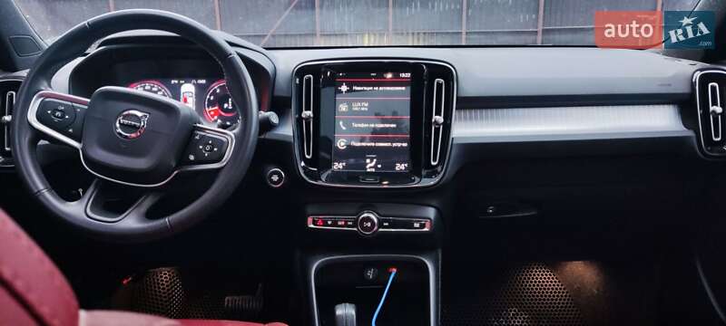 Позашляховик / Кросовер Volvo XC40 2019 в Києві