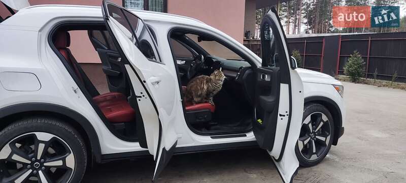 Позашляховик / Кросовер Volvo XC40 2019 в Києві