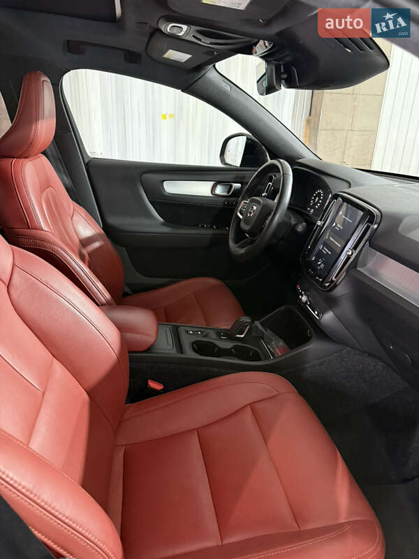 Позашляховик / Кросовер Volvo XC40 2018 в Новояворівську