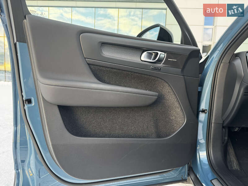 Внедорожник / Кроссовер Volvo XC40 2022 в Киеве фото 42 Внедорожник / Кроссовер Volvo XC40 2022 в Киеве