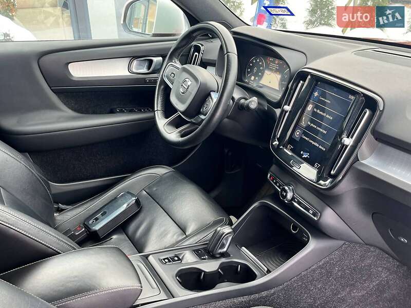 Внедорожник / Кроссовер Volvo XC40 2019 в Луцке