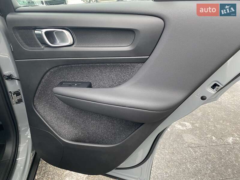 Внедорожник / Кроссовер Volvo XC40 2024 в Киеве фото 14 Внедорожник / Кроссовер Volvo XC40 2024 в Киеве
