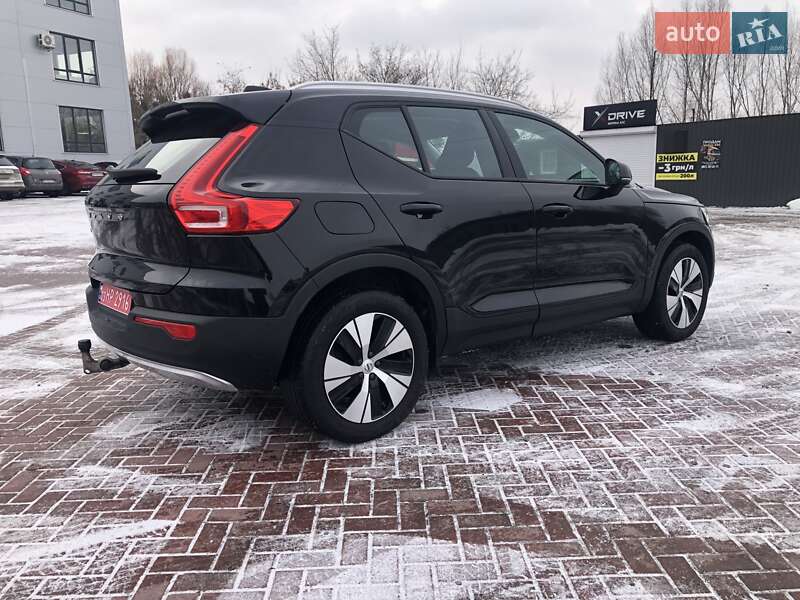 Внедорожник / Кроссовер Volvo XC40 2020 в Ровно