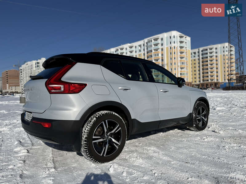 Позашляховик / Кросовер Volvo XC40 2021 в Бучі