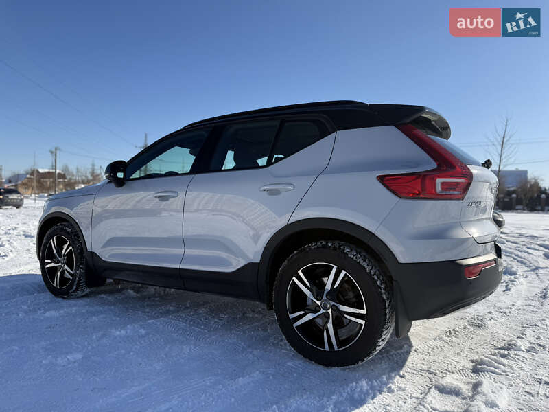 Позашляховик / Кросовер Volvo XC40 2021 в Бучі