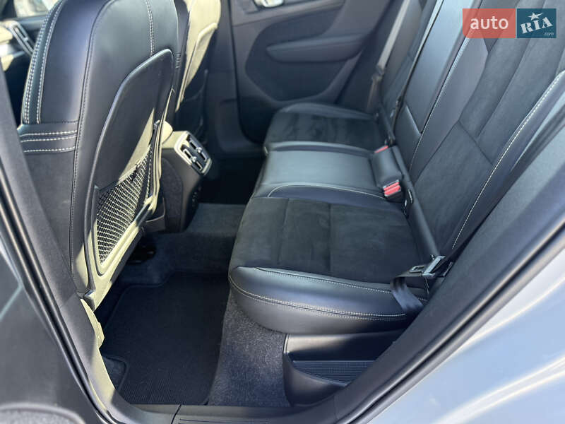 Позашляховик / Кросовер Volvo XC40 2021 в Бучі