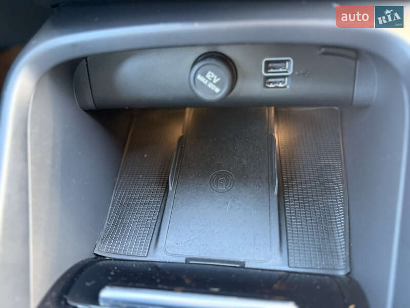 Позашляховик / Кросовер Volvo XC40 2021 в Бучі