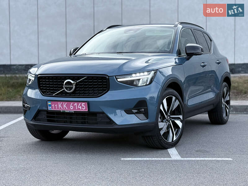 Внедорожник / Кроссовер Volvo XC40 2024 в Киеве