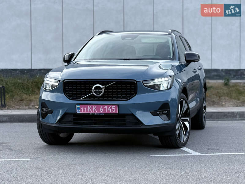 Внедорожник / Кроссовер Volvo XC40 2024 в Киеве