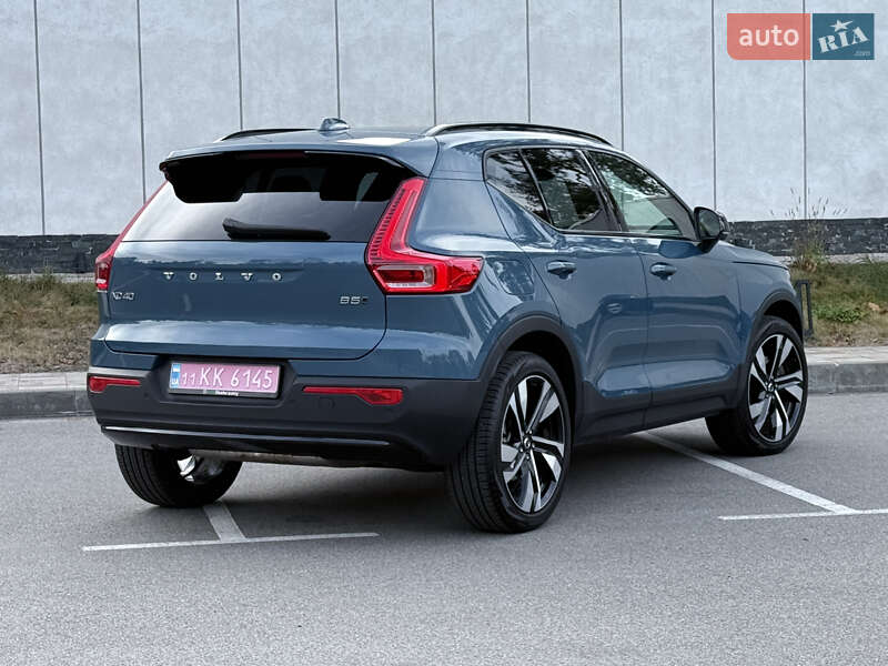 Внедорожник / Кроссовер Volvo XC40 2024 в Киеве