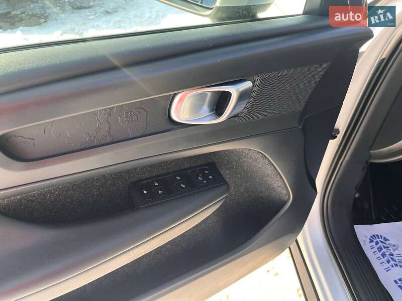 Внедорожник / Кроссовер Volvo XC40 2019 в Львове фото 11 Внедорожник / Кроссовер Volvo XC40 2019 в Львове