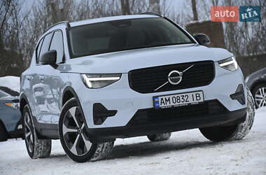 Внедорожник / Кроссовер Volvo XC40 2024 в Бердичеве