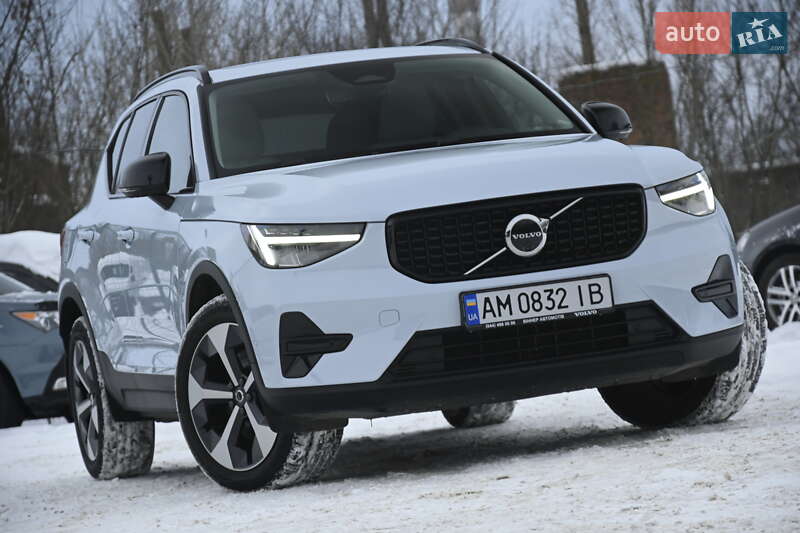 Volvo XC40 2024