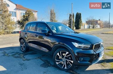 Позашляховик / Кросовер Volvo XC40 2021 в Ромнах