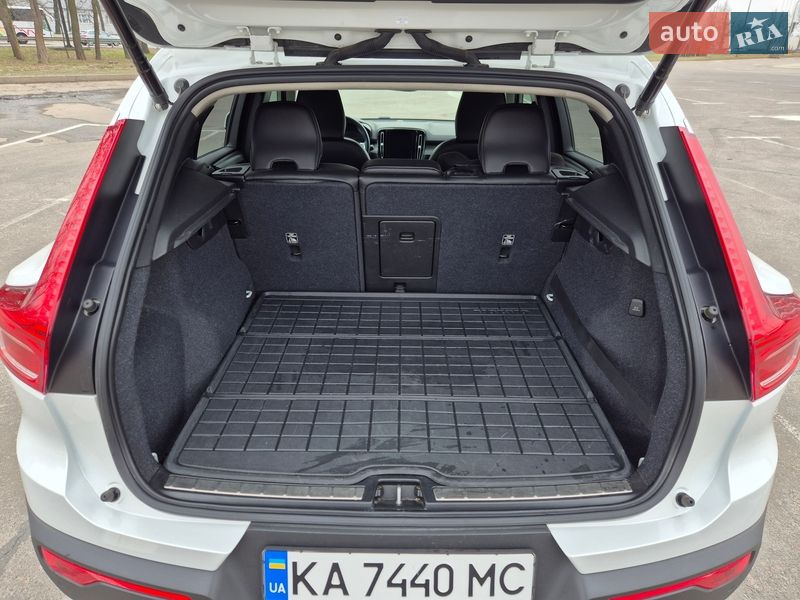Позашляховик / Кросовер Volvo XC40 2020 в Києві