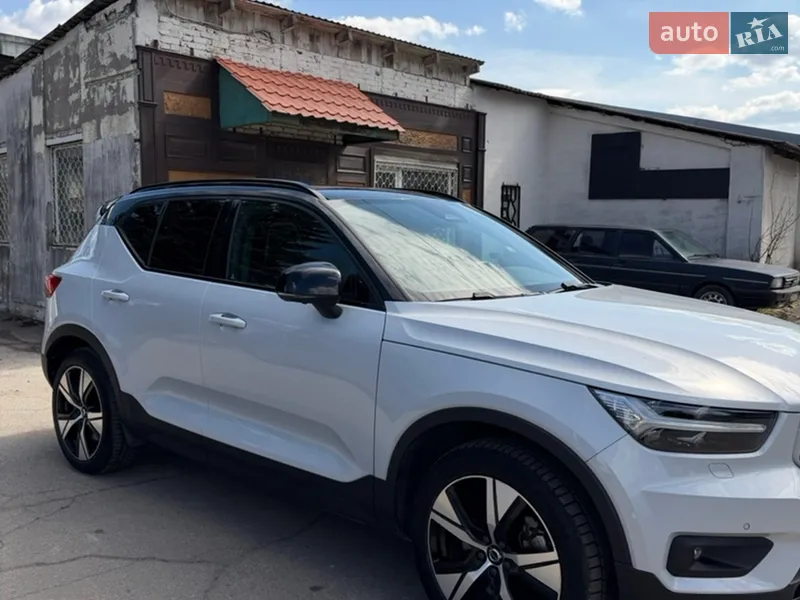 Volvo XC40 2020 VIN YV1XZEDVEM2470819 фото оголошення 5 з 39