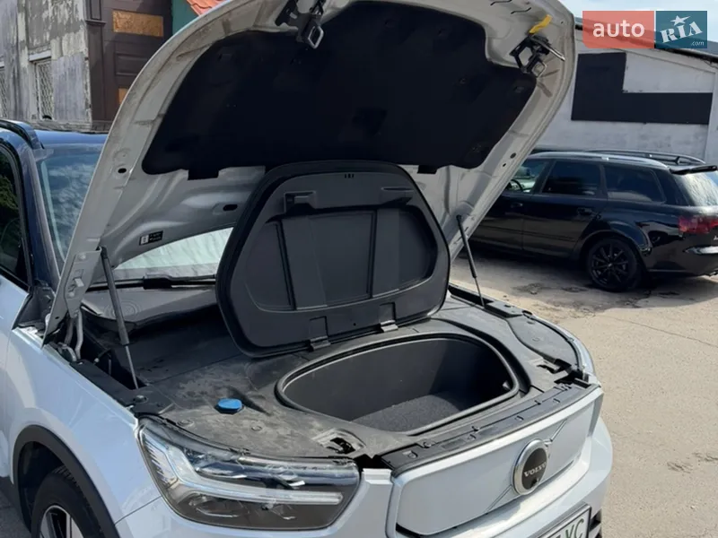 Volvo XC40 2020 VIN YV1XZEDVEM2470819 фото оголошення 17 з 39