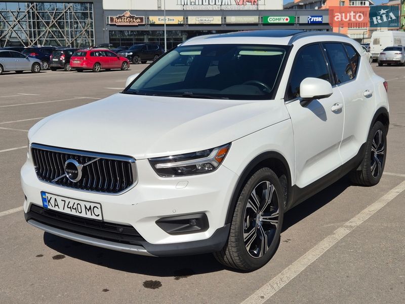 Позашляховик / Кросовер Volvo XC40 2020 в Києві